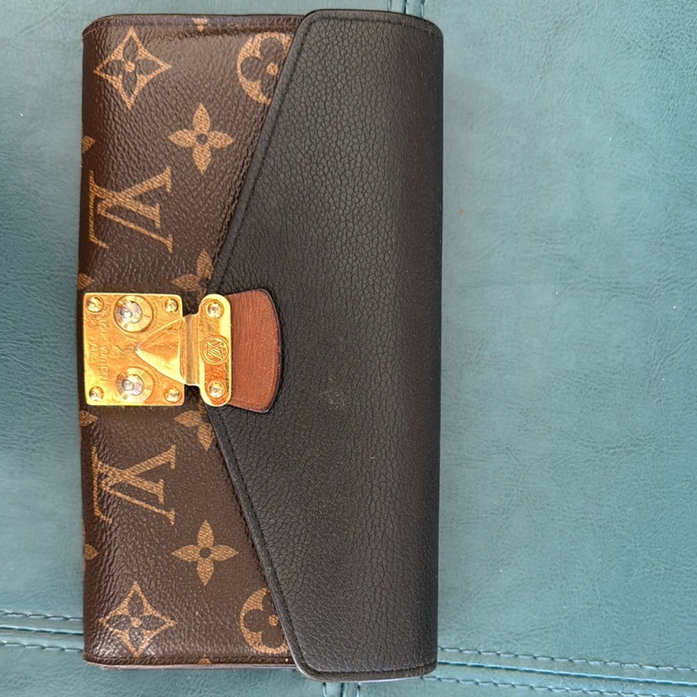 Louis Vuitton Black and Brown Monogram Clutch